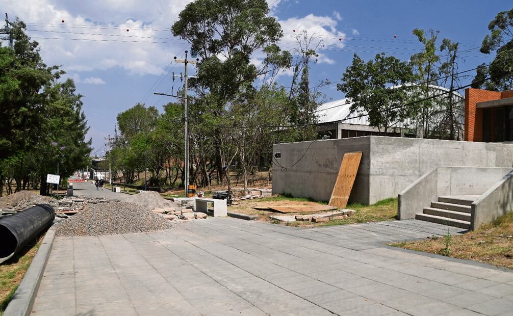 Tras ocho meses de su inauguración oficial, las obras siguen en el sitio, que espera operar totalmente en junio. Foto: Carlos Mejía/EL UNIVERSAL.