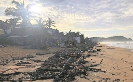 Zipolite vive destrucción por huracán: soportaron por horas el ímpetu de Agatha