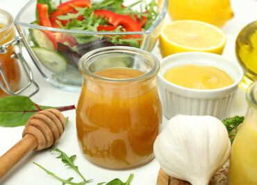 Cocina fresco y nutritivo, añade aderezos hechos en casa a tus platillos