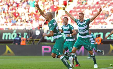 Santos gana en su visita a las Chivas