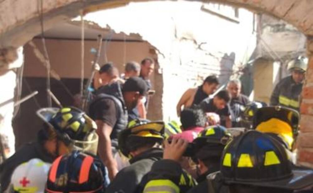 Explosión de tanque de gas provoca derrumbe en GAM; hay un muerto