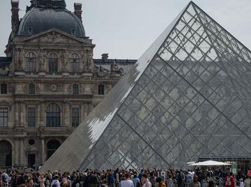 Exdirector del museo Louvre acusado de ocultar el origen de tesoros arqueológicos egipcios