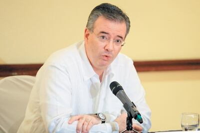 Riesgos de Pemex se reducirán: Banxico