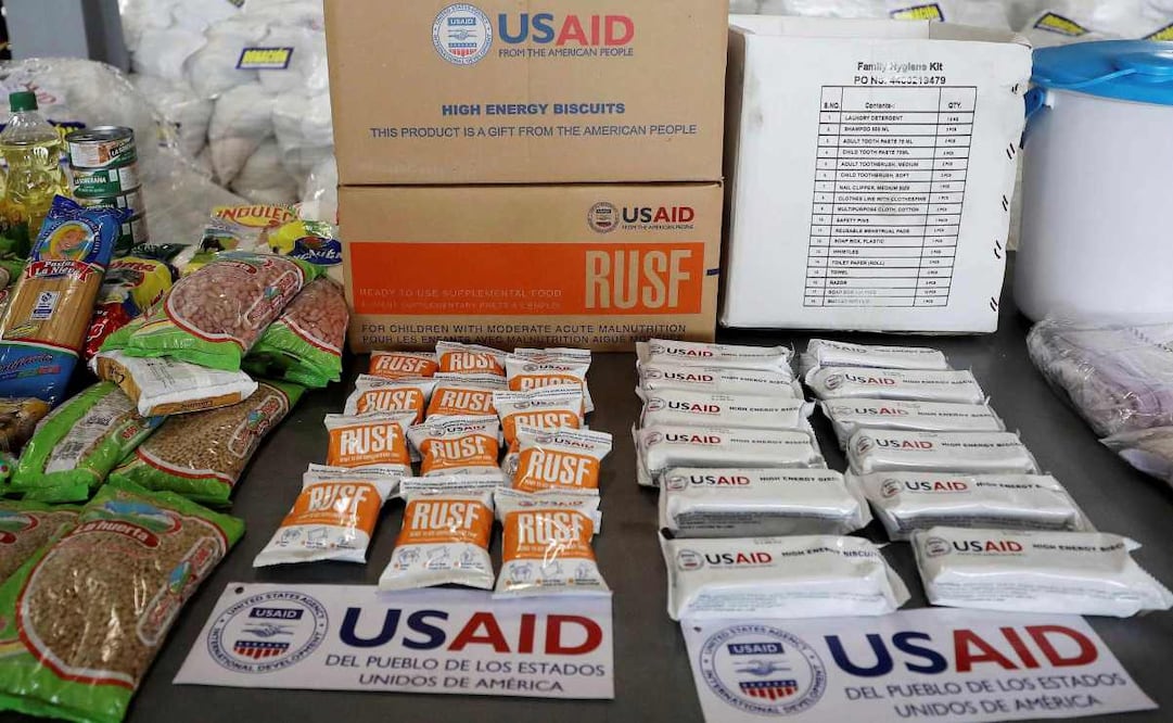 Ayuda humanitaria de USAID destinada a Venezuela se muestra a los medios de comunicación en un almacén junto al Puente Internacional Tienditas en las afueras de Cúcuta, Colombia, el 19 de febrero de 2019. Foto: AP