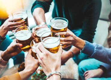 ¿Por qué el alcohol es tan dañino para el cerebro?