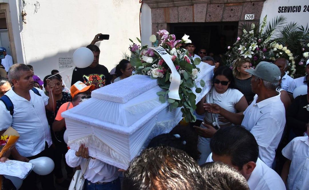 Funeral de Camila. Foto: Salvador Cisneros / EL UNIVERSAL