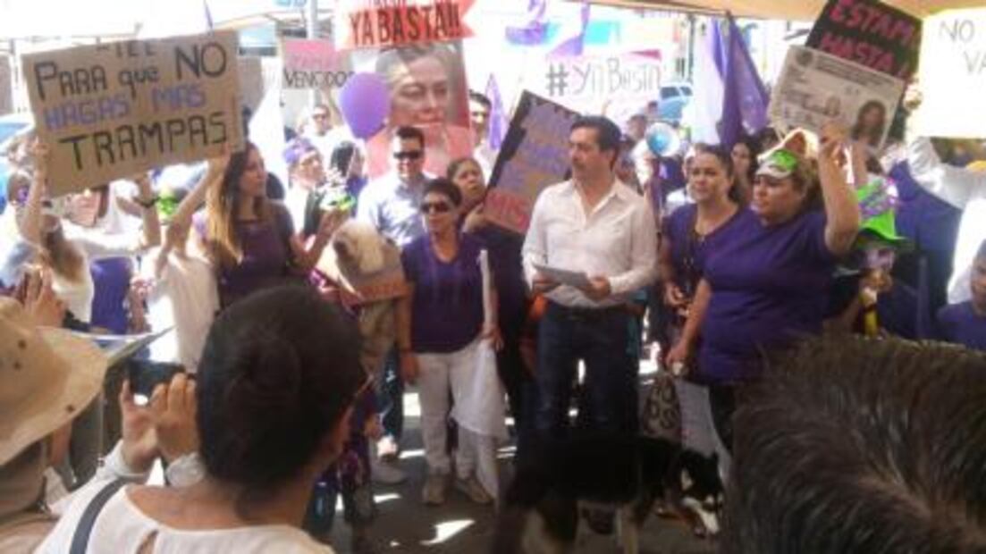 Exigen ciudadanos destitución de la presidenta del IEE en Sonora