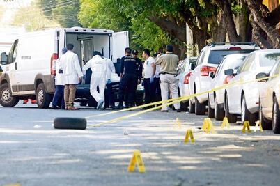 Se enfrentan a balazos frente a Prepa 5
