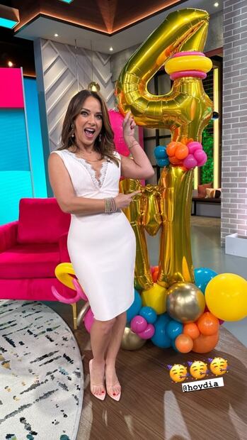 Adamari López: el vestido blanco con el que ha conquista la red