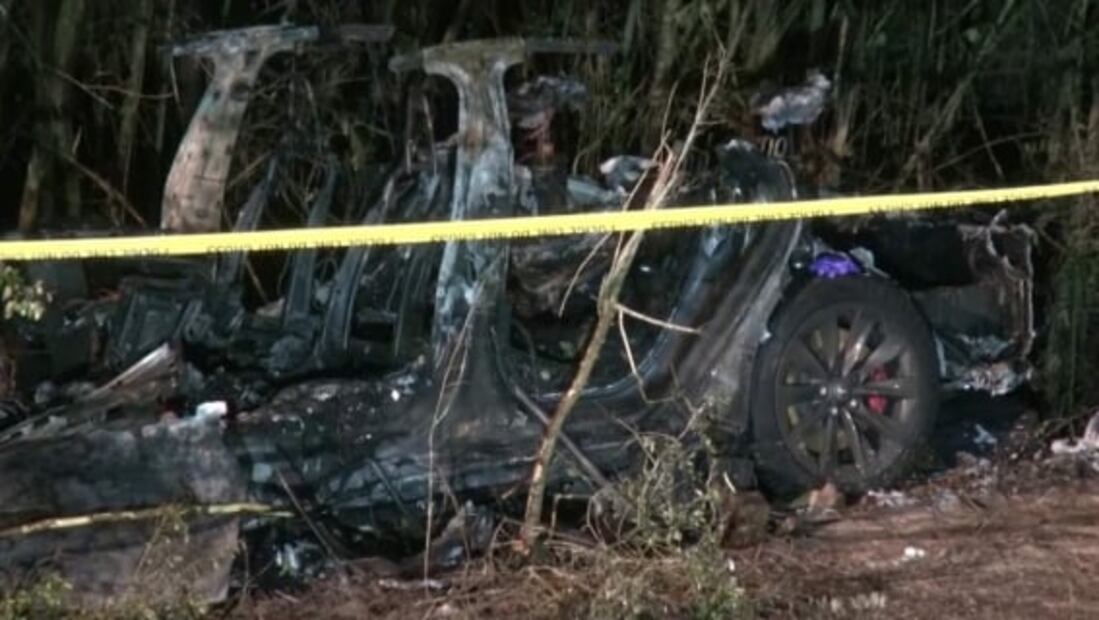 Tesla Model S en piloto automático choca en Texas, dos personas mueren