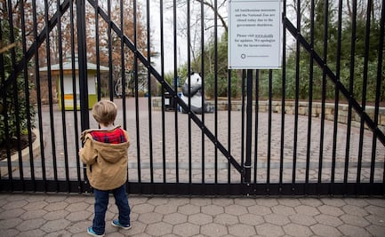 Cierre de gobierno en EU provoca paralización y suciedad en museos y parques