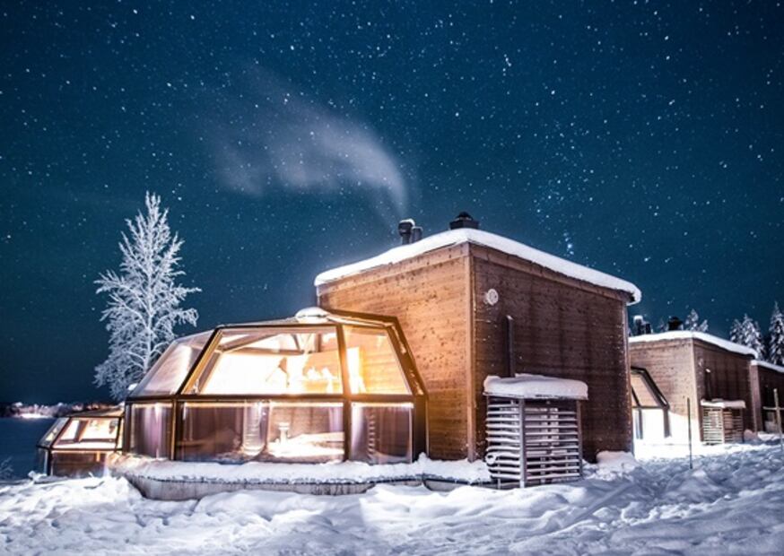 Pasa la noche en un iglú y observa auroras boreales