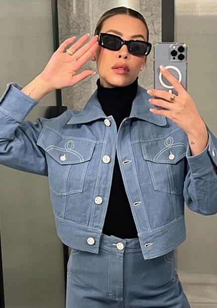 Total denim: el look de Michelle Salas que te hará ver más alta