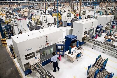 Sin competencia en los mercados, el poder económico de las empresas puede convertirse en político, advierte el Banco Mundial