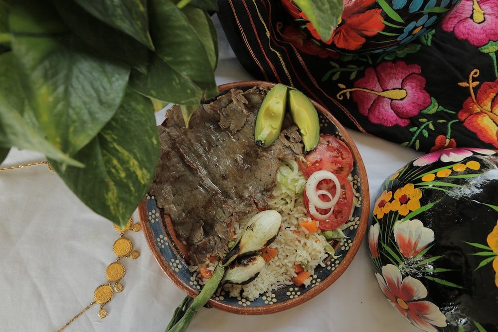 Yecapixtla también es conocida como “la capital mundial de la cecina”. / Foto: Pixabay