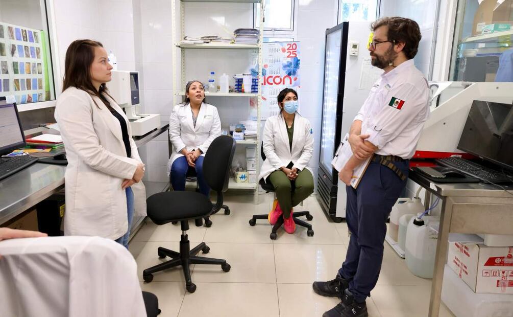 Titular de IMSS-Bienestar, Alejandro Svarch durante visita en Sinaloa (25/03/2025). Foto: Especial