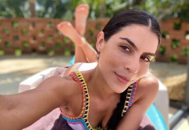 María León revela sus curvas en bikini y disfruta de la mejor compañía