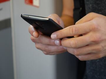 Así funciona la huella dactilar de WhatsApp en Android