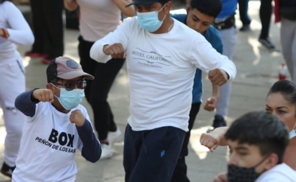 Ex campeón mundial Daniel Zaragoza entrena a chilangos rumbo a la Clase Masiva de Box en CDMX