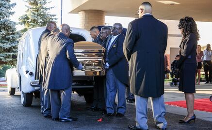 Dan el último adiós a Aretha Franklin