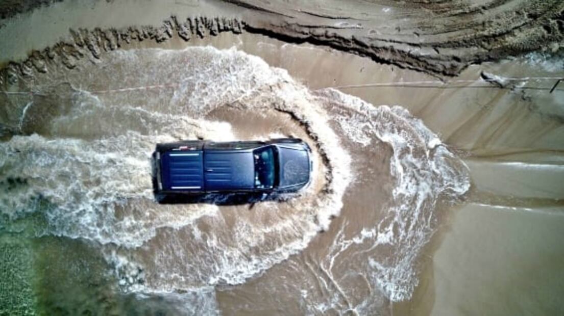 ¿Qué pasa si entra agua al motor de un auto?
