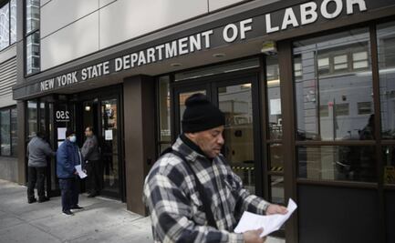 Juez federal bloquea temporalmente orden de Trump de congelar ayudas federales; medida afectaría a miles de estadounidenses 