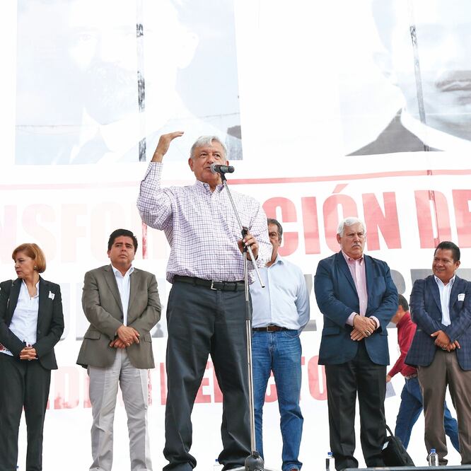 Andrés Manuel López Obrador, presidente electo, adelantó que las 100 universidades que instalará en todo el país tendrán su rectoría en Pátzcuaro, Michoacán. (YADÍN XOLALPA. EL UNIVERSAL)