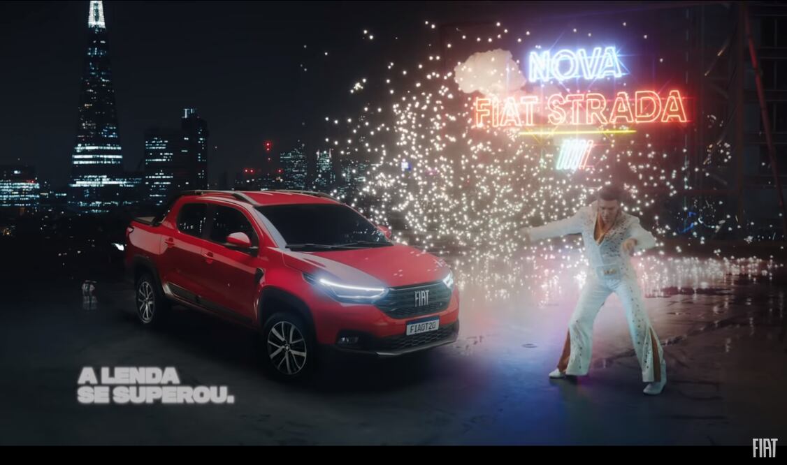 Elvis Presley "regresa de la muerte" para extraño comercial de Fiat