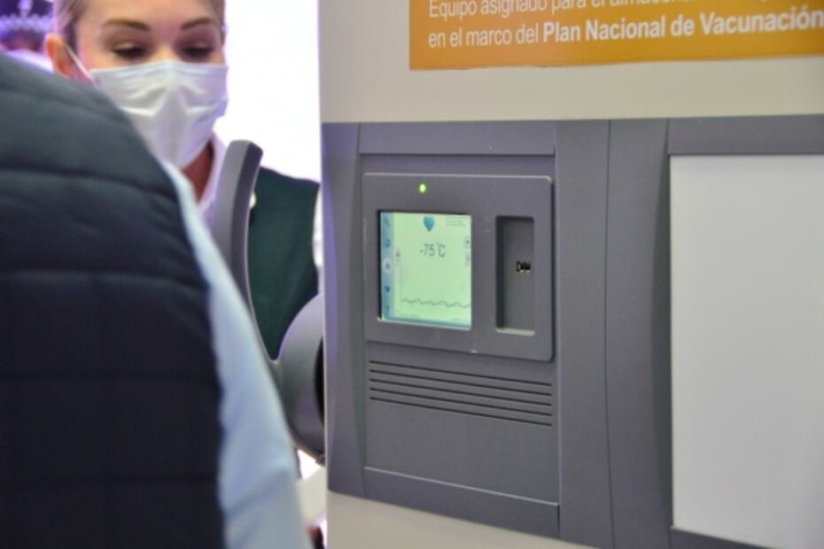Sinaloa alista 30 ultra congeladores para conservar y distribuir vacunas contra Covid-19