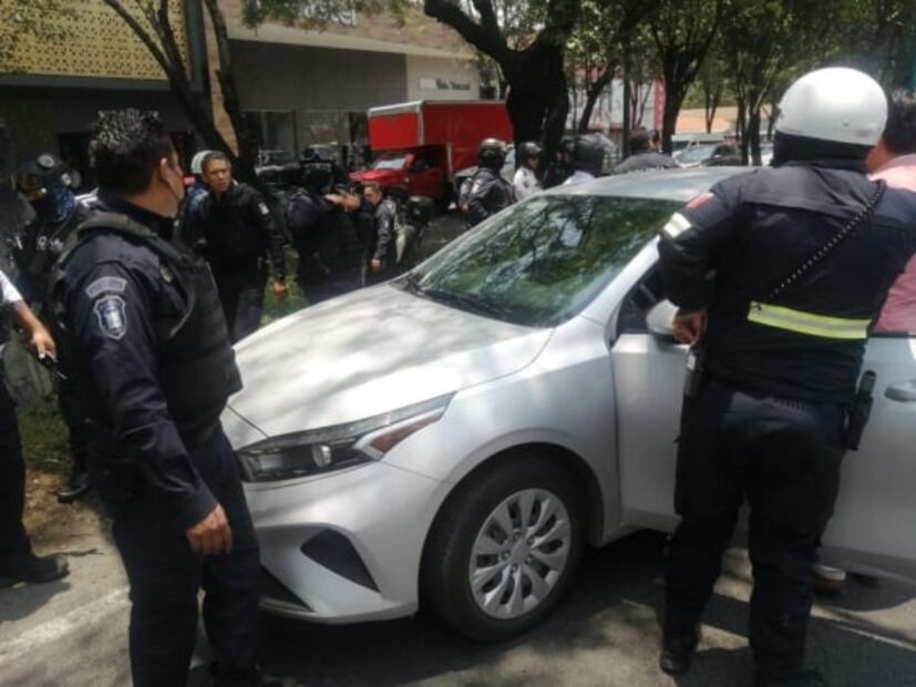 Policías de Edomex hieren a ladrón y frustran robo en carriles centrales de Periférico 