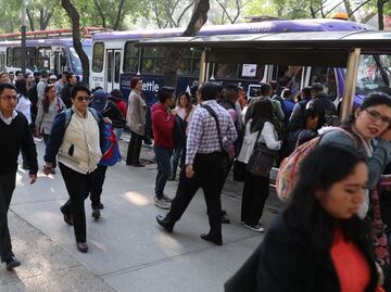 Por segundo día usuarios sufren para llegar a Santa Fe en transporte público