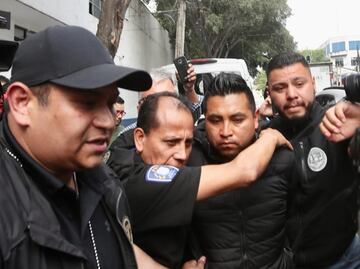 Sergio, quien lanzó a perrito Scooby a un cazo con aceite en Tecámac, era policía