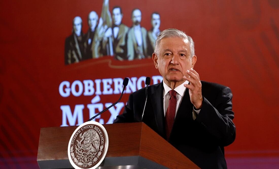 “Es para toda la familia con cuidado, con paraguas, impermeable, también a los adultos mayores, todos los que puedan es nuestro fiesta", dijo López Obrador. Foto: archivo/EL UNIVERSAL