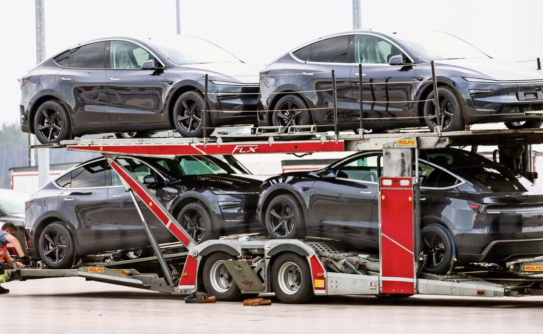 Las entregas de Tesla caen 13% entre abril y junio de 2025. Foto: Hannibal Hanschke / EFE