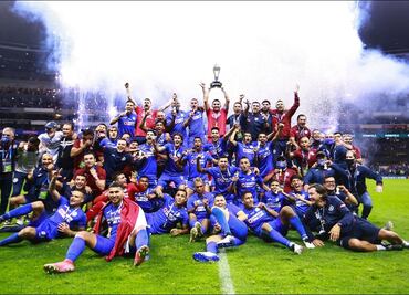 Cruz Azul rompe la sequía y es campeón de la Liga MX 23 años después
