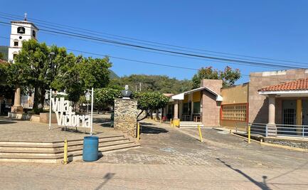 Pobladores de Villa Victoria desengañan a gobernador Ramírez Bedolla sobre “seguridad” en Chinicuila, Michoacán