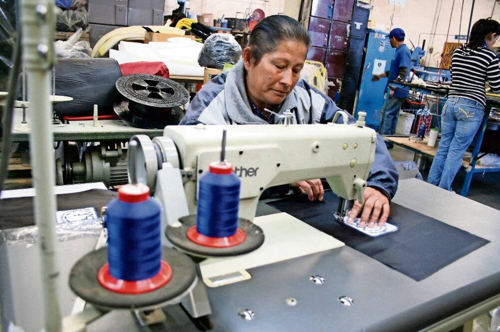 Según JP Morgan, el consumo interno aún muestra fortalezas, pero también es factible que se debilite durante el año próximo (ARCHIVO EL UNIVERSAL)