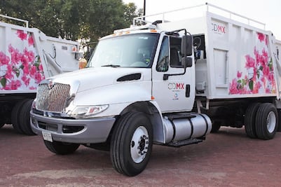 Nueve alcaldías han adquirido 34 camiones de limpia; CDMX les entregará mismo número para mejorar recolección de basura