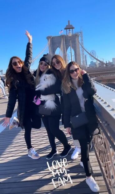 El look de Yanet García ideal para combatir el frío de Nueva York