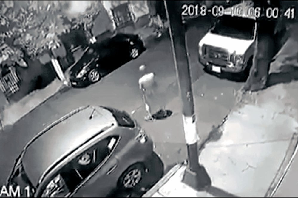 El video de los hechos fue tomado por una cámara de vigilancia ubicada en la calle Juárez, esquina con Venecia y Bocanegra, en la colonia San Álvaro. (TOMADA DE VIDEO)