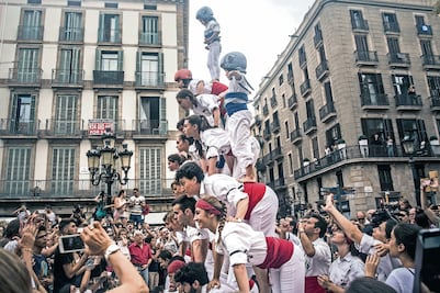 Barcelona mantiene alerta y búsqueda de terrorista