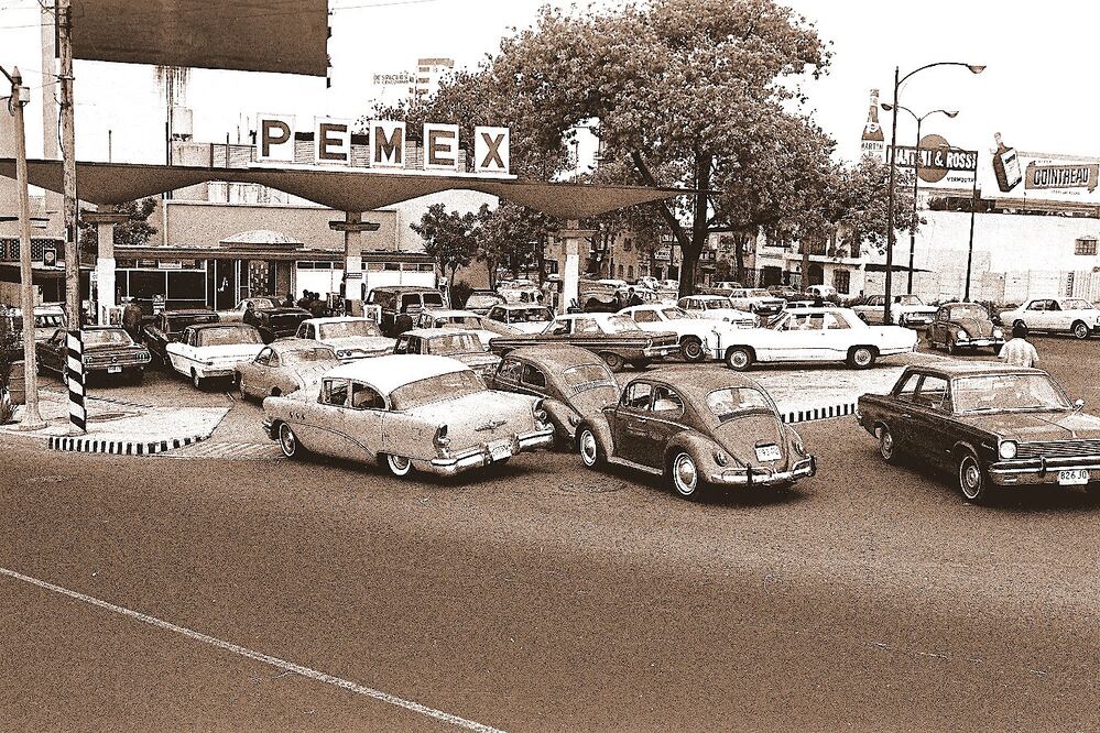 El uso masivo de las gasolinas comenzó en los años 30. En esa época el combustible era de bajo octanaje. En los años 50 y 70 las exigencias de calidad de las gasolinas cambiaron (ARCHIVO. EL UNIVERSAL)