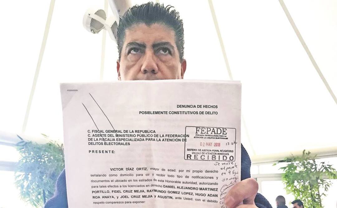 Miguel Angel Ordóñez, vocero de Morena municipal se percató de los hechos cuando acudió al ayuntamiento a pedir informes para tramitar una beca (REBECA JIMÉNEZ. EL UNIVERSAL)