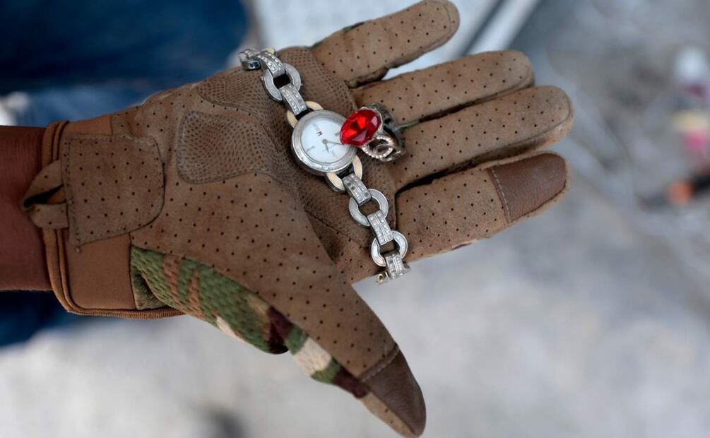 Objetos encontrados dentro de 3 crematorios clandestinos en el estado de Jalisco (07/03/2025). Foto: AFP