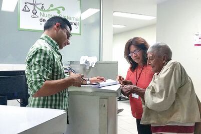 Por incumplimiento de faenas, vecinos despojan a anciano en Hidalgo