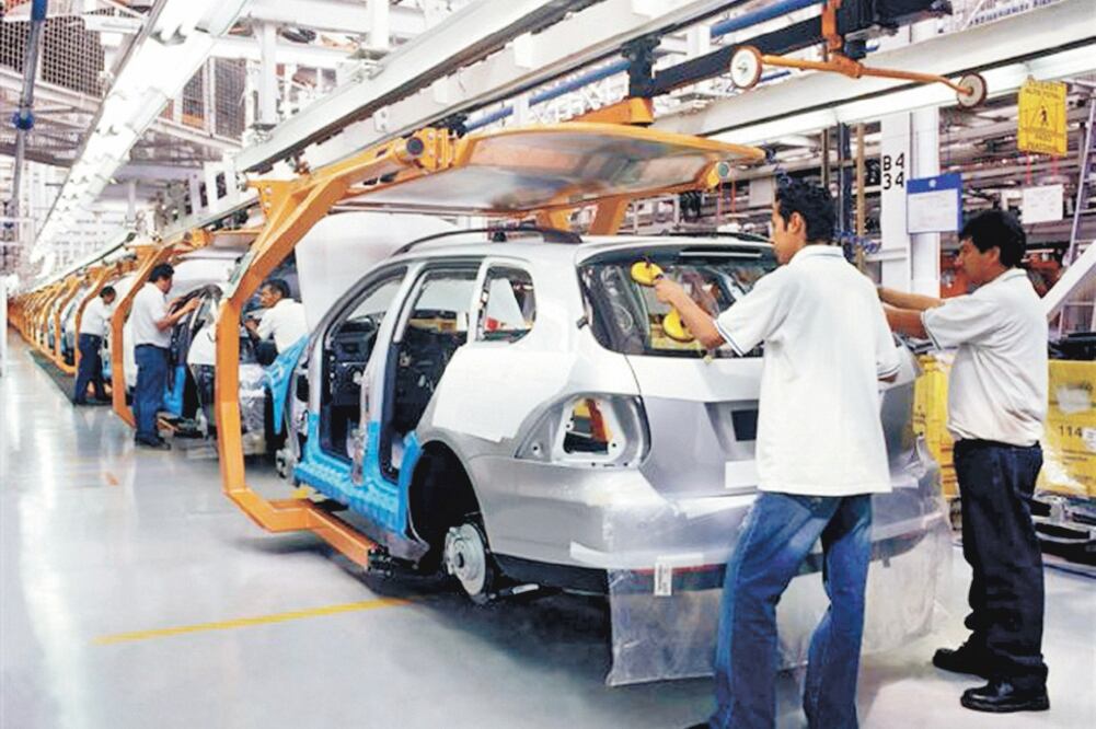 México y Estados Unidos acordaron incrementar el valor del contenido regional para la producción de vehículos de 62.5% a 75%, de manera gradual. (ARCHIVO EL UNIVERSAL)