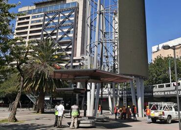Retiran anuncios de la Glorieta de los Insurgentes por riesgo