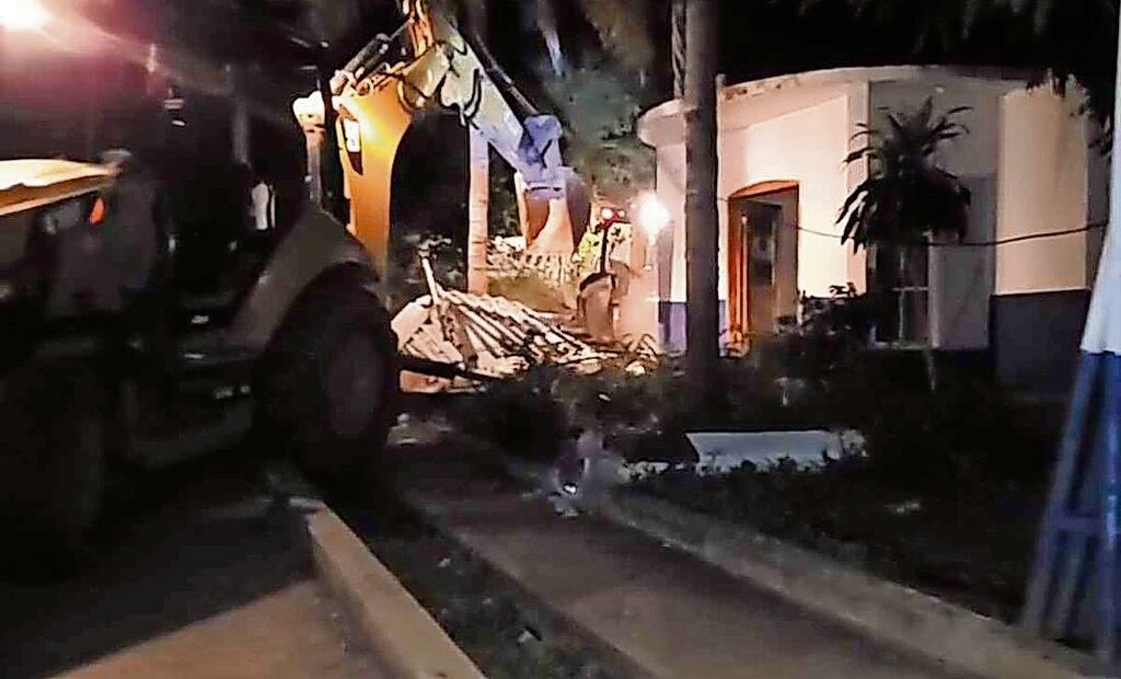 El pasado 20 de septiembre, pobladores demolieron una agencia del MP en Arcelia. Foto: Especial