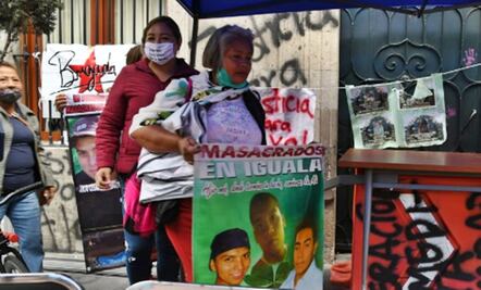 Manifestantes que mantienen tomada la CNDH reprueban el desalojo en la Codhem