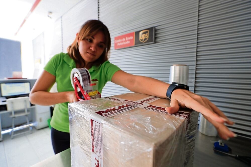 Al entrar al país mercancía de empresas como Temu o Shein, éstas declaran precios más bajos, señalan. Foto: Archivo | El Universal